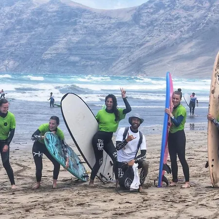 Bed & Breakfast Surfcamp Famara *